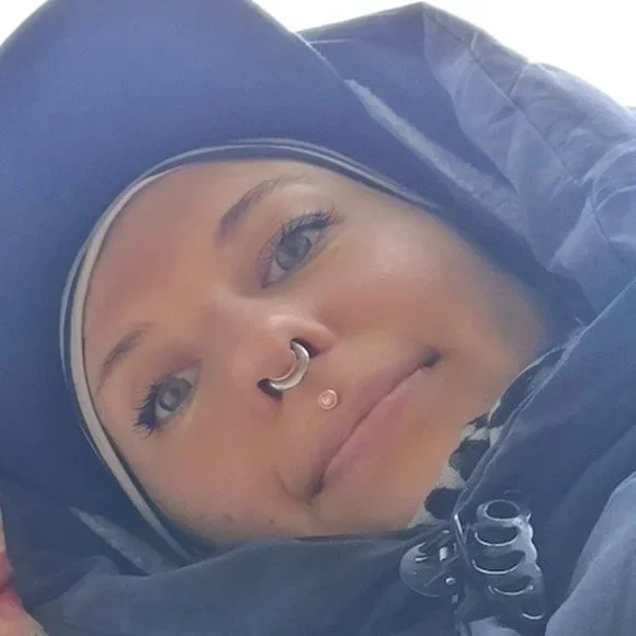 Alchemy Adornment solid gold Round Milgrain Threadless end - Picture 4 of 5